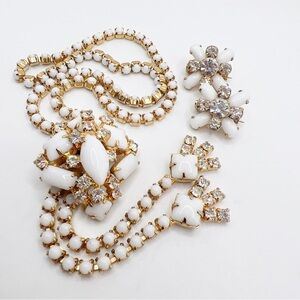 Vintage Milk Glass Lariat Necklace